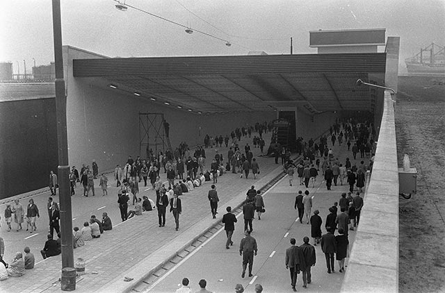 Kijkdag Beneluxtunnel tussen Pernis en Vlaardingen, 1967