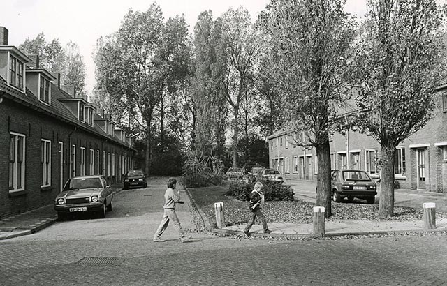 Woningen in de Wiekstraat in de wijk Molenwei, Spijkenisse, 1986